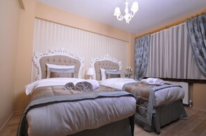 Premium bedding, Select Comfort beds, minibar, in-room safe - Divani Ali Hotel (Istanbul)