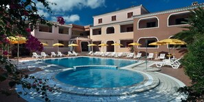 Outdoor pool, pool loungers