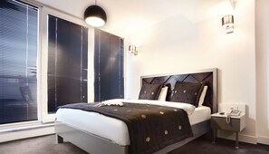 Estúdio standard, 1 cama King | Frigobar, cofres nos quartos, escrivaninha, quartos à prova de som