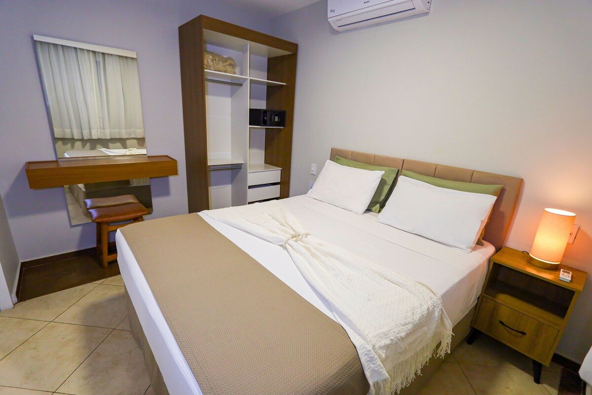 Executivo Casal | 1 habitación, minibar y caja de seguridad en la habitación 