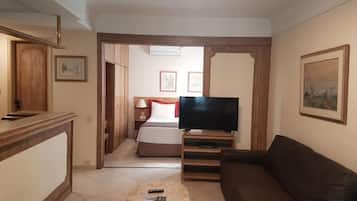 Executive Premium Casal | 1 quarto, frigobar, cofres nos quartos, cortinas blackout