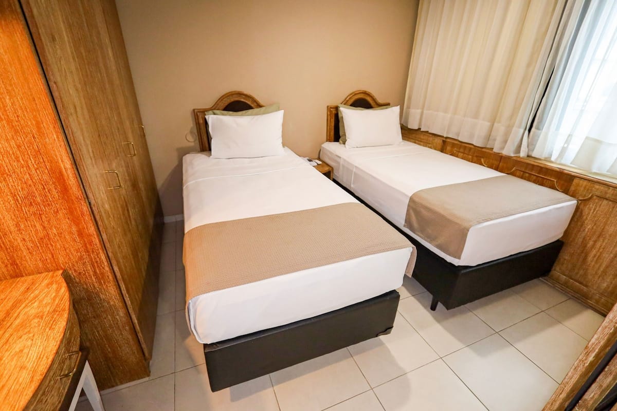 1 habitación, minibar y caja de seguridad en la habitación