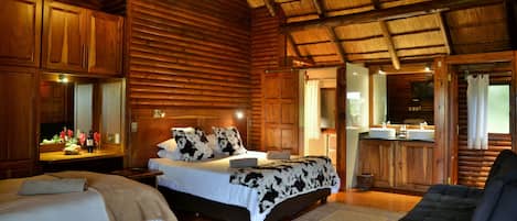 Cabane Familiale, 2 chambres, balcon, vue fleuve (Martial Eagle Unit 9) | 1 chambre, literie de qualité supérieure, décoration personnalisée