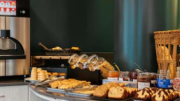 Daily buffet breakfast (EUR 19 per person)
