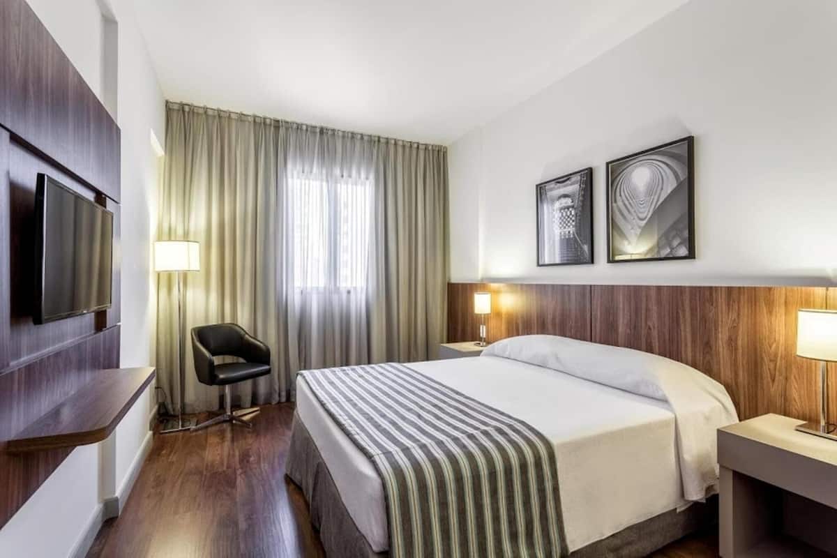 Minibar, una cassaforte in camera, insonorizzazione, ferro/asse da stiro