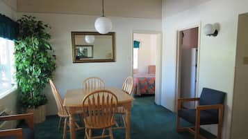 Family Room, Multiple Beds | Private kitchen