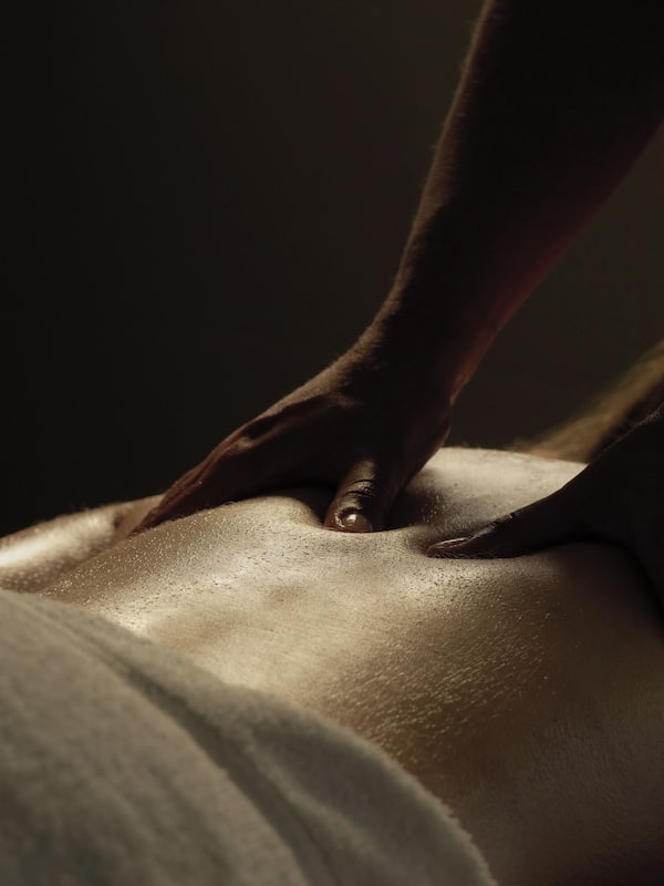 Couples treatment room(s), sauna, hot tub, body treatments, mud baths