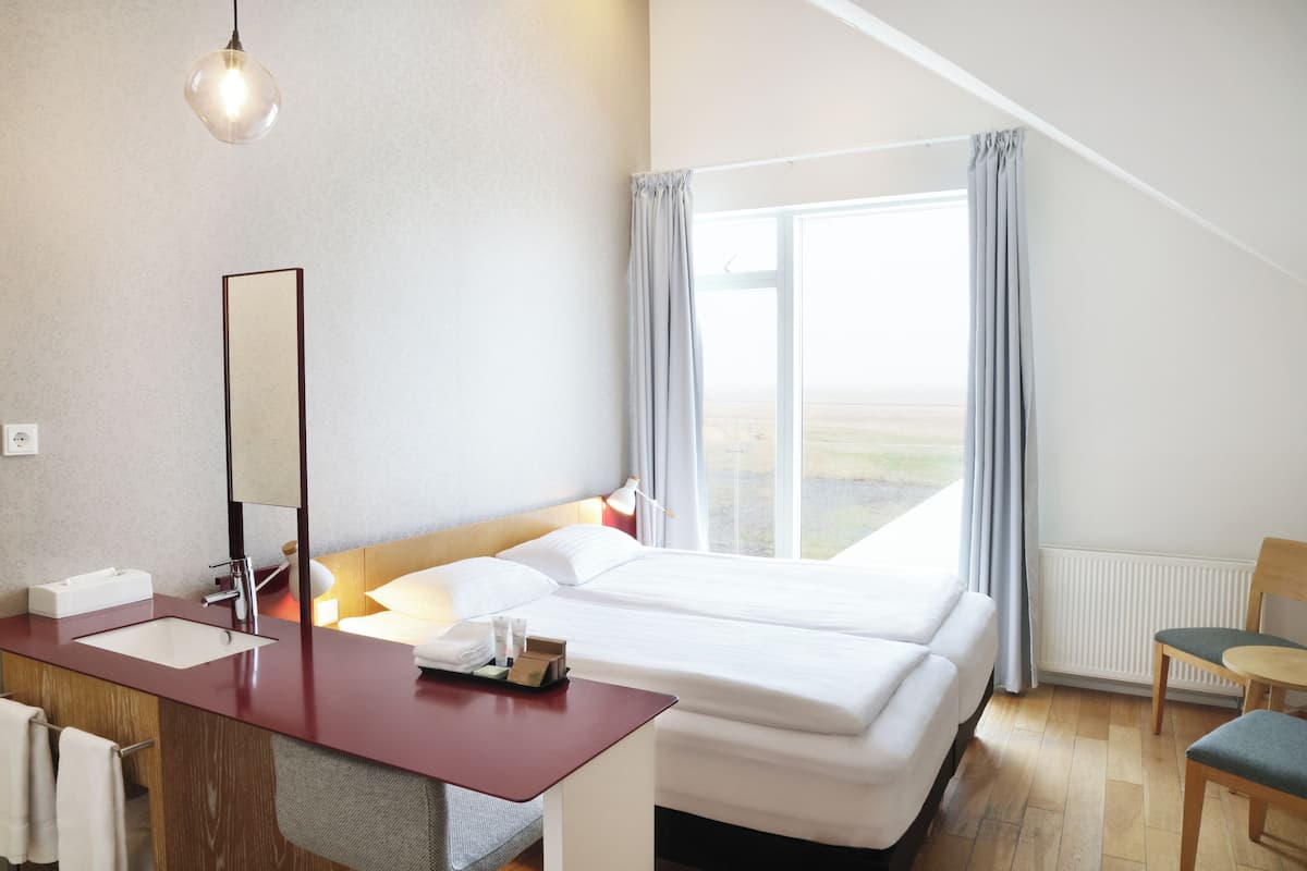 standard double or twin room | desk, laptop workspace, soundproofing, free wifi