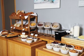 Daily continental breakfast for a fee - Fosshotel Vatnajokull (Höfn)
