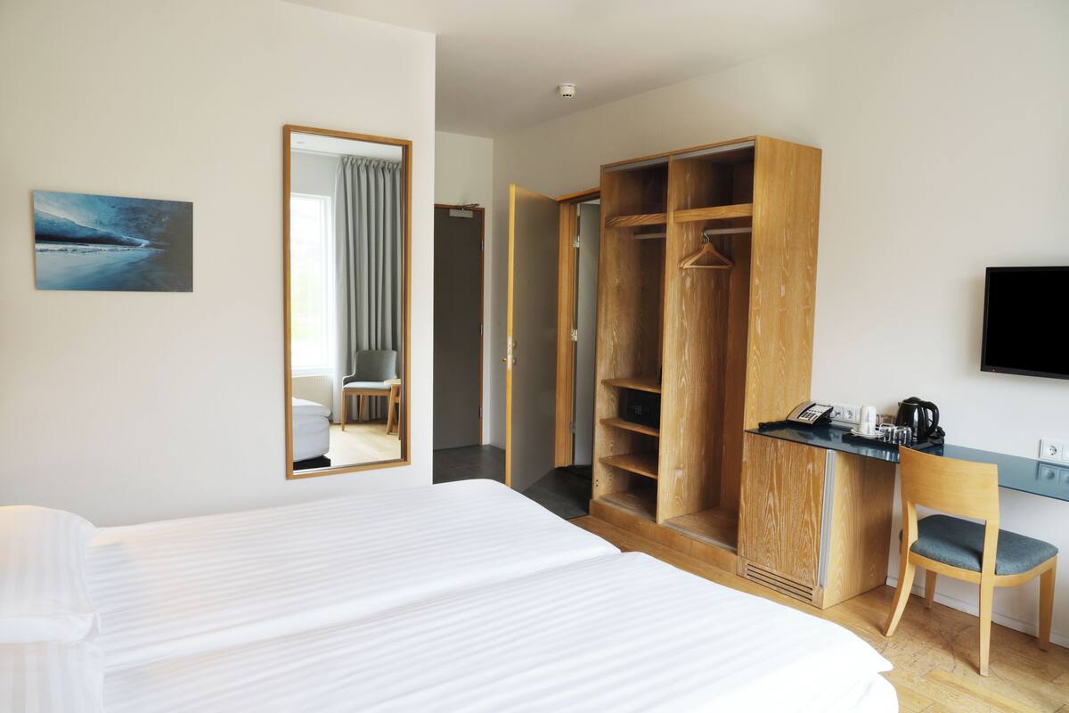 family connecting rooms | desk, laptop workspace, soundproofing, free wifi