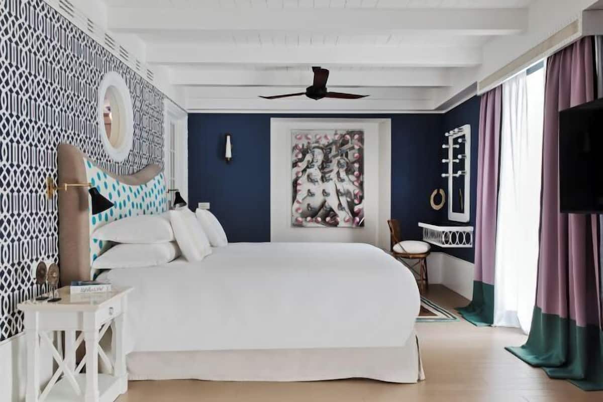 Egyptian cotton sheets, premium bedding, down comforters, pillowtop beds