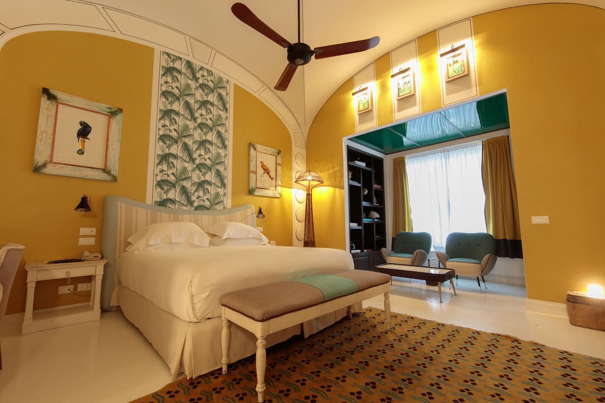 Junior Suite (Internal Courtyard view) | Egyptian cotton sheets, premium bedding, down comforters, pillowtop beds