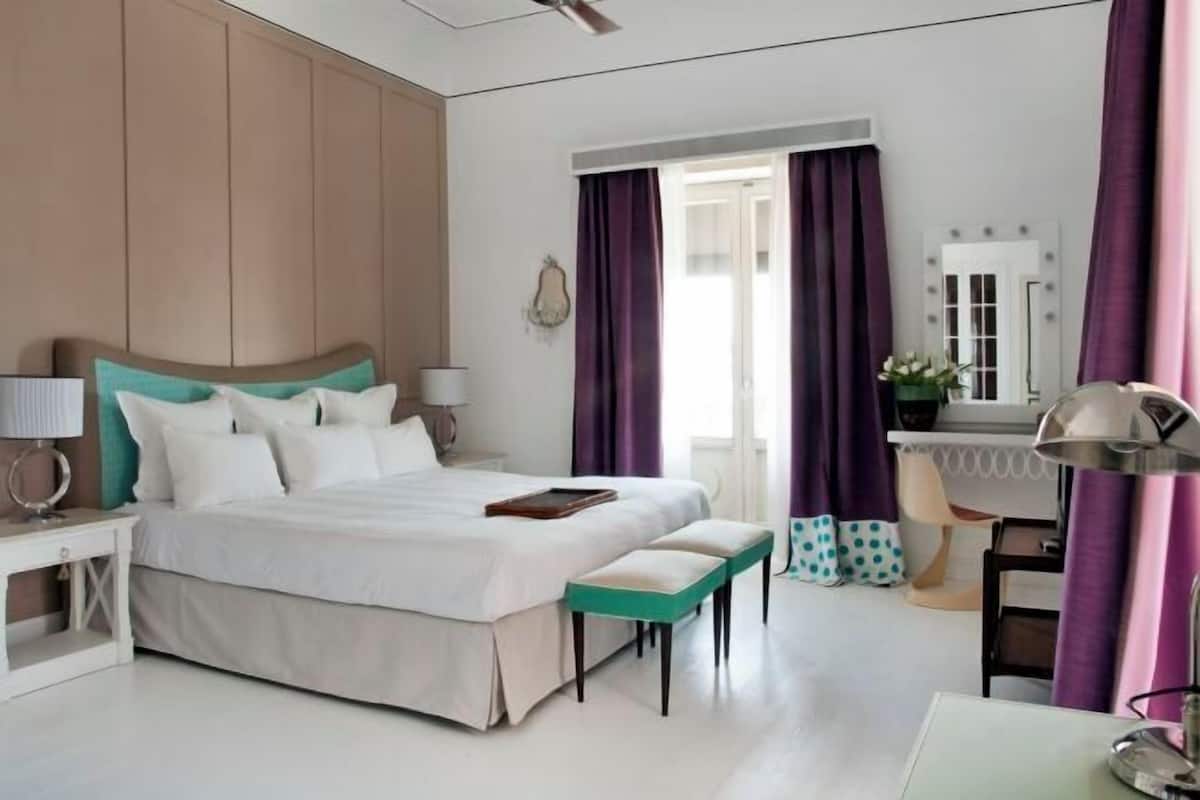 Egyptian cotton sheets, premium bedding, down duvets, pillow-top beds