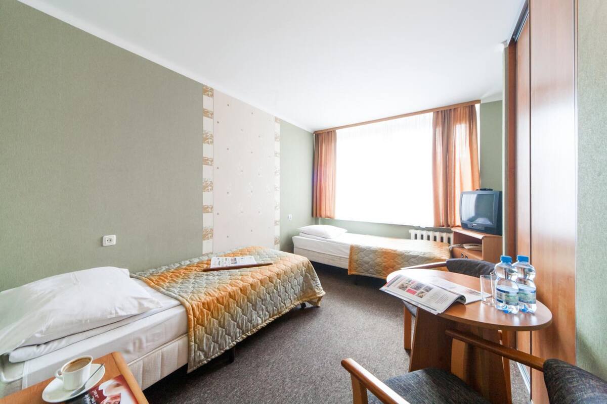 Twin Room | 1 bedroom, hypo-allergenic bedding, in-room safe, rollaway beds