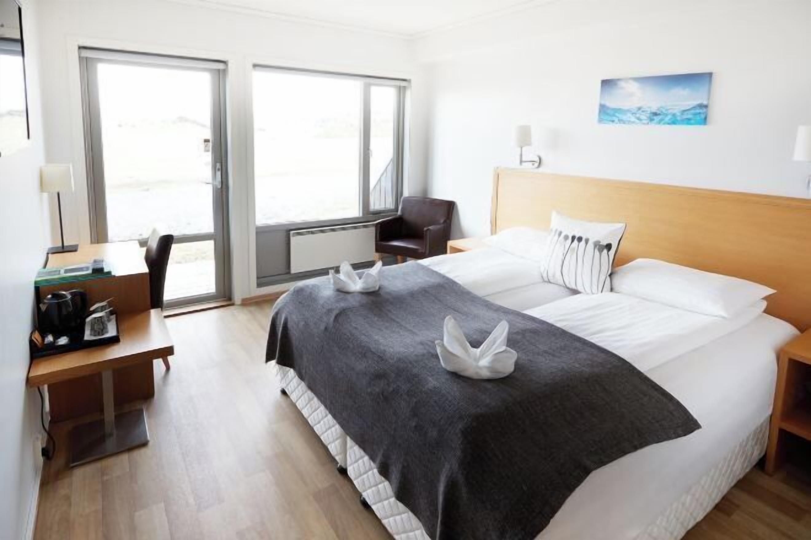 In-room safe, desk, free cribs/infant beds, bed sheets