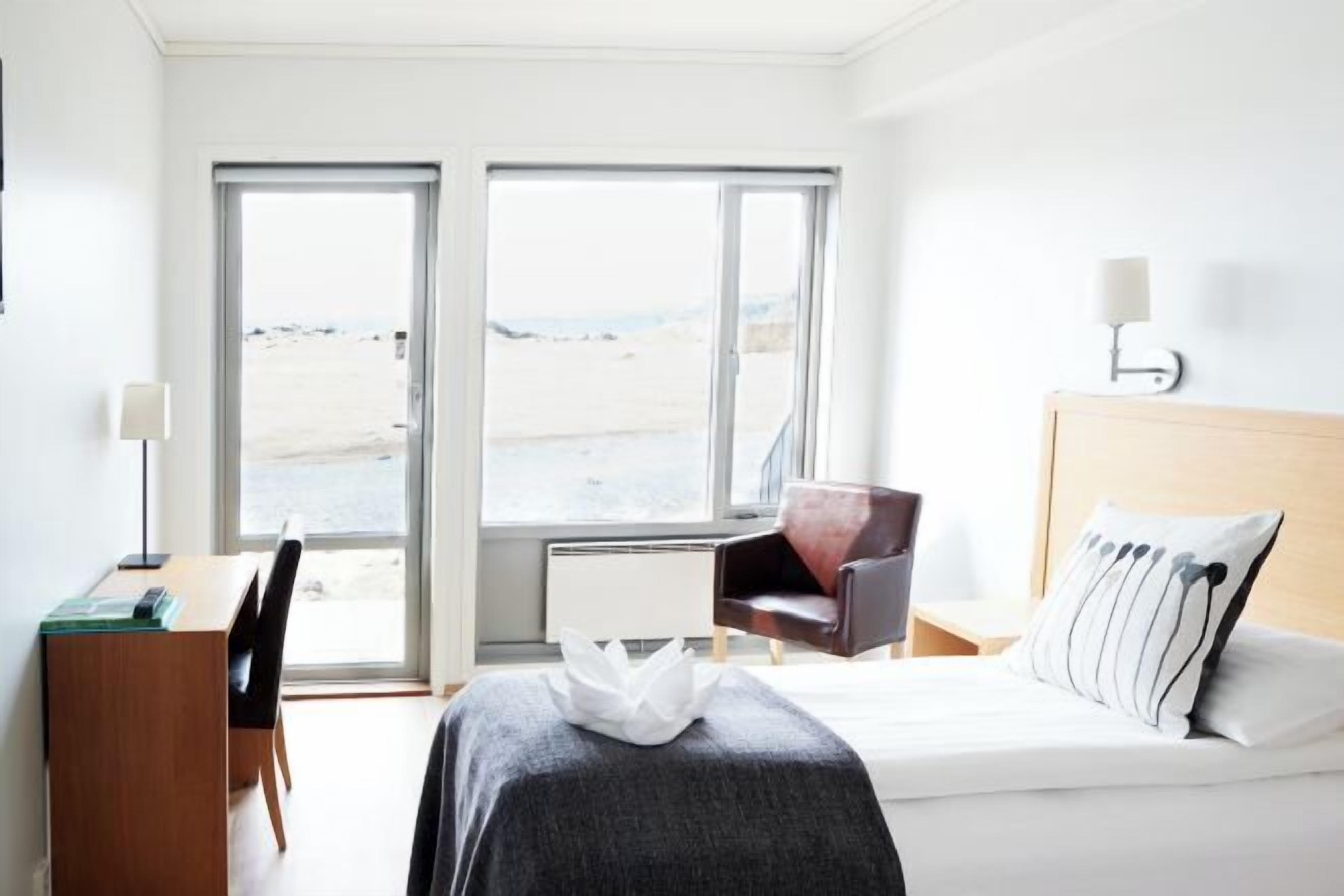 In-room safe, desk, free cribs/infant beds, bed sheets