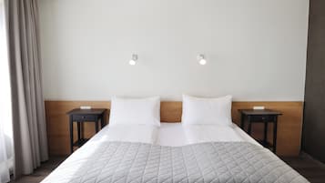 Superior-Doppel- oder -Zweibettzimmer | Zimmersafe, Schreibtisch, kostenlose Babybetten, Bettwäsche