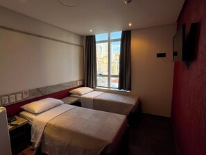 Phòng | Minibar, bàn, màn/rèm cản sáng, truy cập Internet không dây miễn phí 