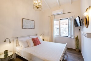 3 bedrooms, travel crib, WiFi