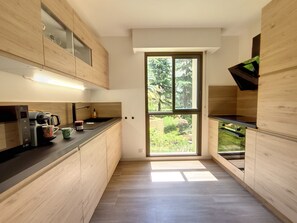 Refrigerador, microondas, horno y lavavajillas 