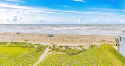 Beachfront home with unobstructed Gulf views from two balconies - dog-friendly