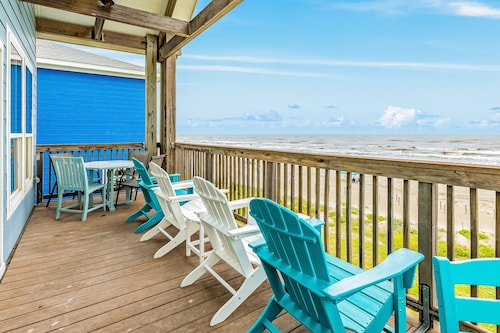 Beachfront home with unobstructed Gulf views from two balconies - dog-friendly