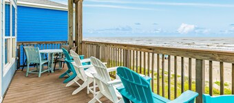 Beachfront home with unobstructed Gulf views from two balconies - dog-friendly
