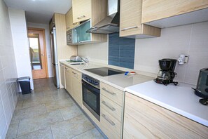 Fridge, microwave, oven, dishwasher - Augusta - Apartment for 8 people in Cambrils (Cambrils)