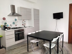 雪櫃、焗爐、爐具、咖啡機/沖茶器