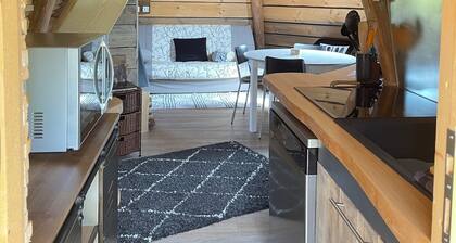 Unusual / Fully equipped, heated, and luxurious wooden teepee