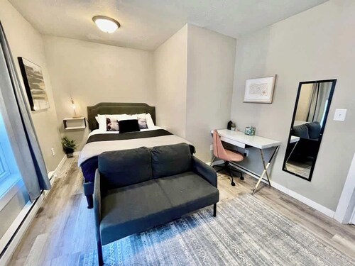 Stay on Spring | A Classy Stay Downtown | #6