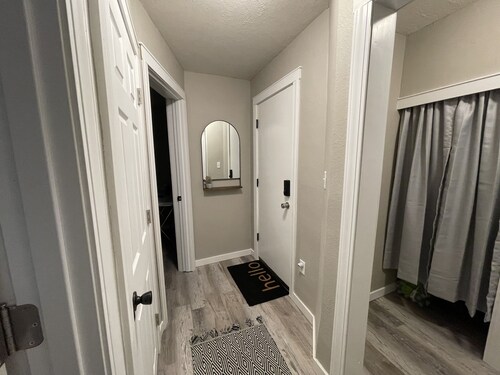 Stay on Spring #6 • 2BR Hotel-Style Apt • Downtown