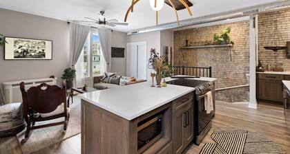 Garage | Backyard | Walkers Point | 2 King Bds