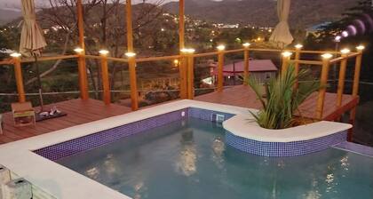 1 Modern A/C apartment with pool. Walking distance from beach, shop & restaurant