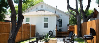 Attractive 2 Bedroom Cottage Centrally Located with Fire Pit