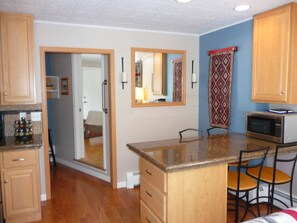 冰箱、微波炉、烤箱、炉灶