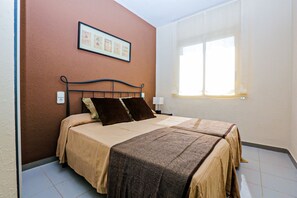 2 bedrooms, bed sheets