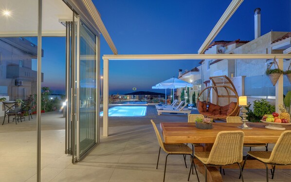 Outdoor pool - Sea view villa with pool close to the beach (Karteros/Heraklion)