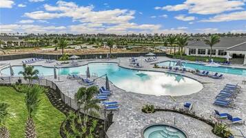 Piscine extérieure, piscine chauffée