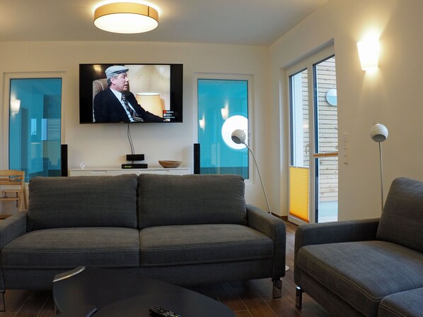 Smart TV, fireplace, DVD player, table tennis - Villa Wassergeist with private swimming pool (Hohen Wieschendorf)