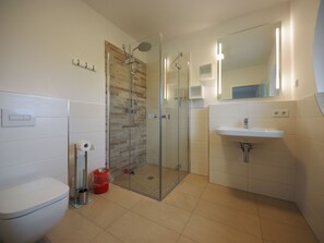 Combined shower/bathtub, hair dryer