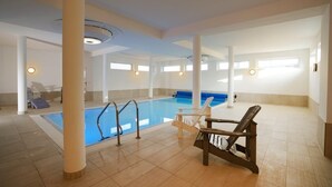 Indoor pool, a heated pool - Villa Wassergeist with private swimming pool (Hohen Wieschendorf)