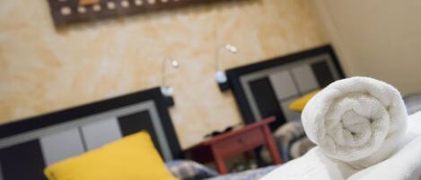 2 bedrooms, soundproofing, travel cot, WiFi