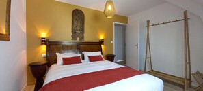 3 chambres, fer et planche à repasser, Wi-Fi gratuit, draps fournis