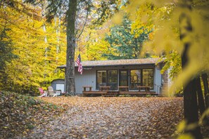 Exterior - Cozy Cottage in the woods of Northern Door County (Ellison Bay)