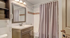Shower, towels