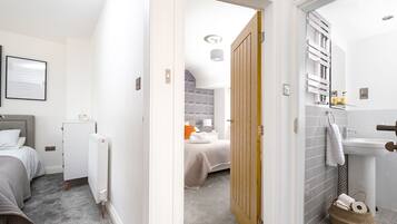 5 bedrooms, in-room safe, desk, soundproofing
