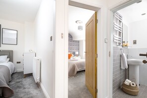 4 bedrooms, in-room safe, desk, soundproofing - Night Stay - Beta House (Birmingham)