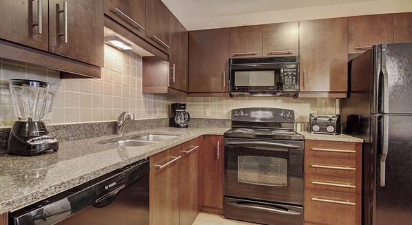 Private kitchen - Cirque 2 Bedroom Condo #216 by RedAwning (Copper Mountain)