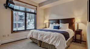 2 bedrooms, WiFi, bed sheets - Cirque 2 Bedroom Condo #113 by RedAwning (Copper Mountain)